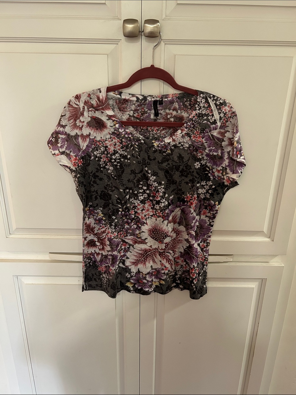 Floral Print Women’s Short Sleeve Top in Purple and Black